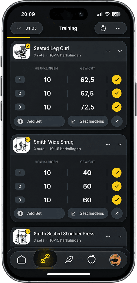 Het trainingsscherm van de KEVFIT-app met de oefeningen, sets, herhalingen en gewichten van een training